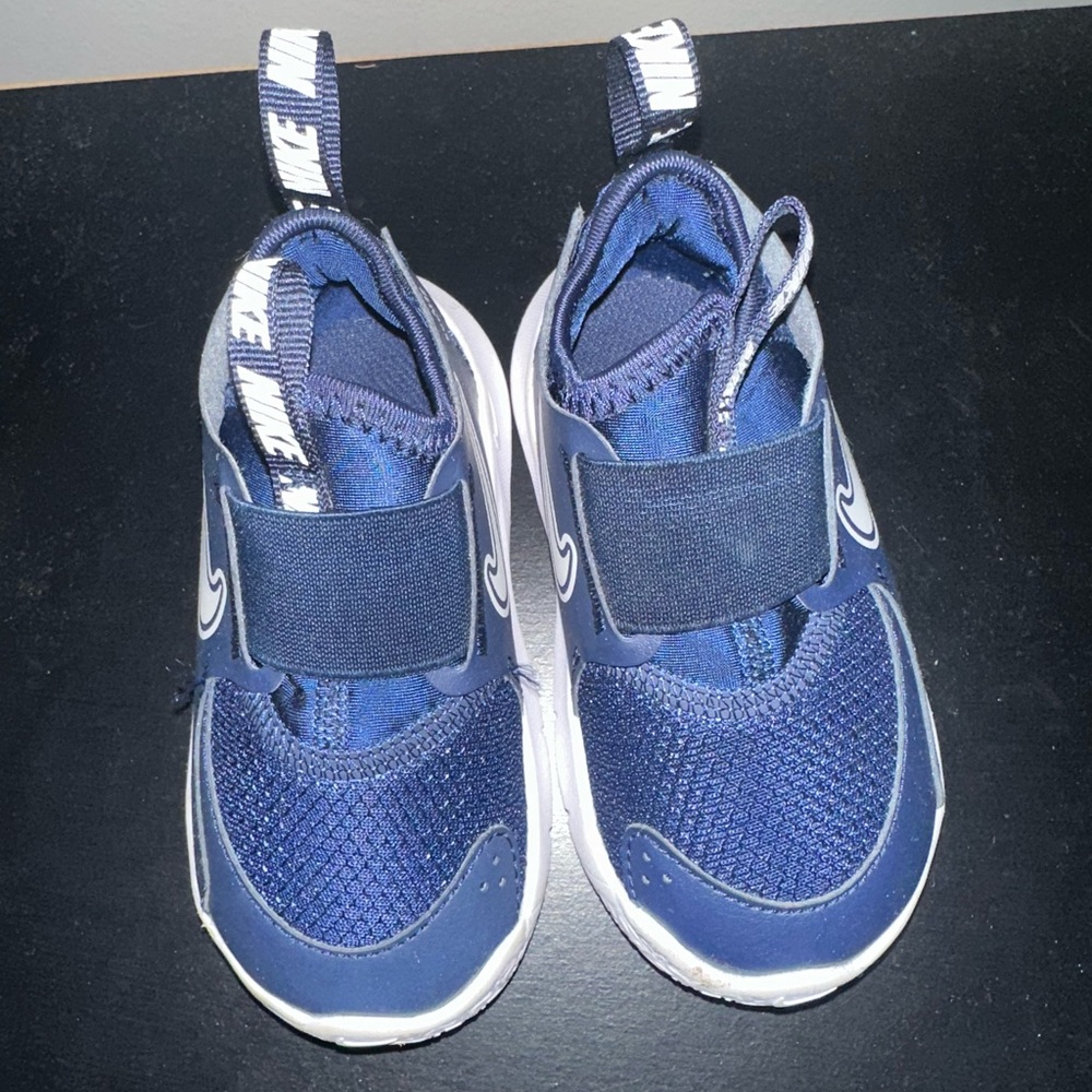 Nike Kids Navy Blue Sneakers 6c